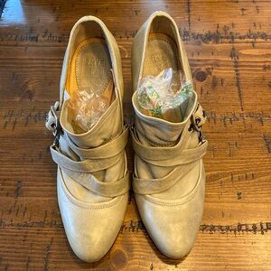 Frye Allie Softie Pump 9.5 Light Olive Green Highheels